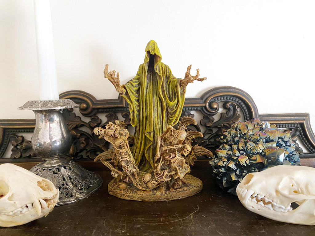Hastur — The King in Yellow Hand-Painted Resin Figurine