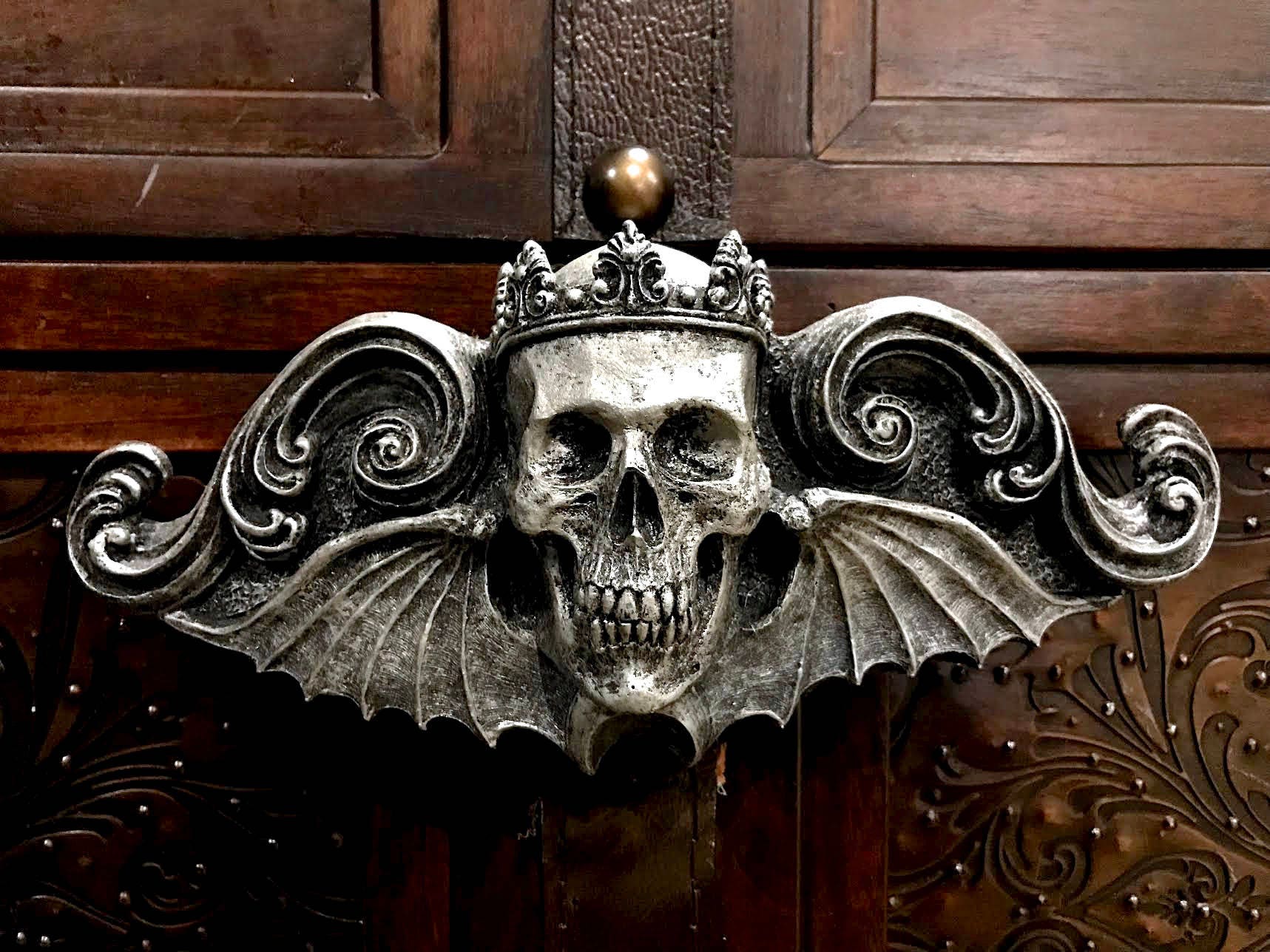 King Moriendi Skull Wall Plaque