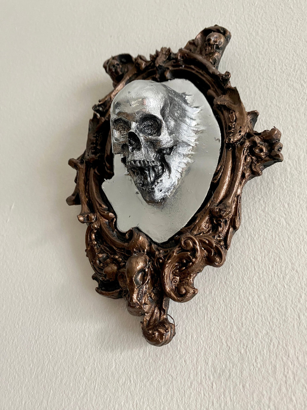 Spectral Skull Wall Plaque