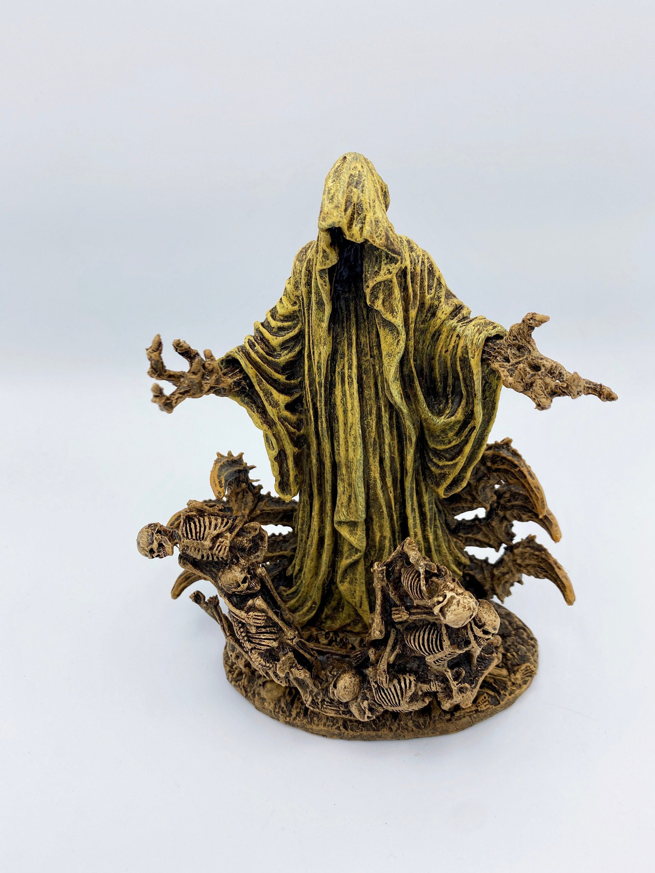 Hastur — The King in Yellow Hand-Painted Resin Figurine