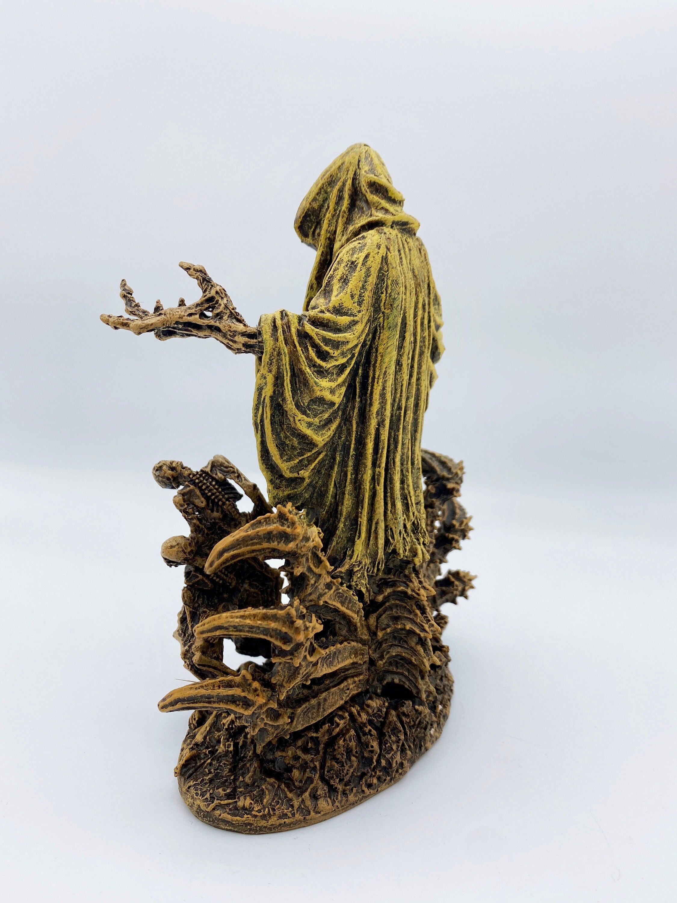 Hastur — The King in Yellow Hand-Painted Resin Figurine