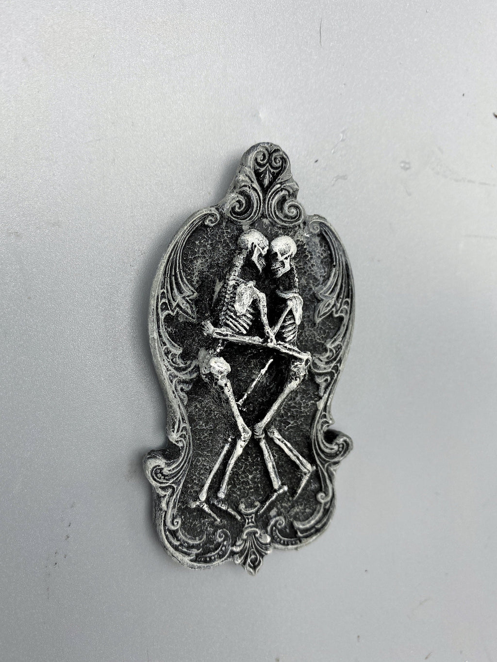 Amor Aeternus Skeleton Lovers Hand-Painted Resin Magnet