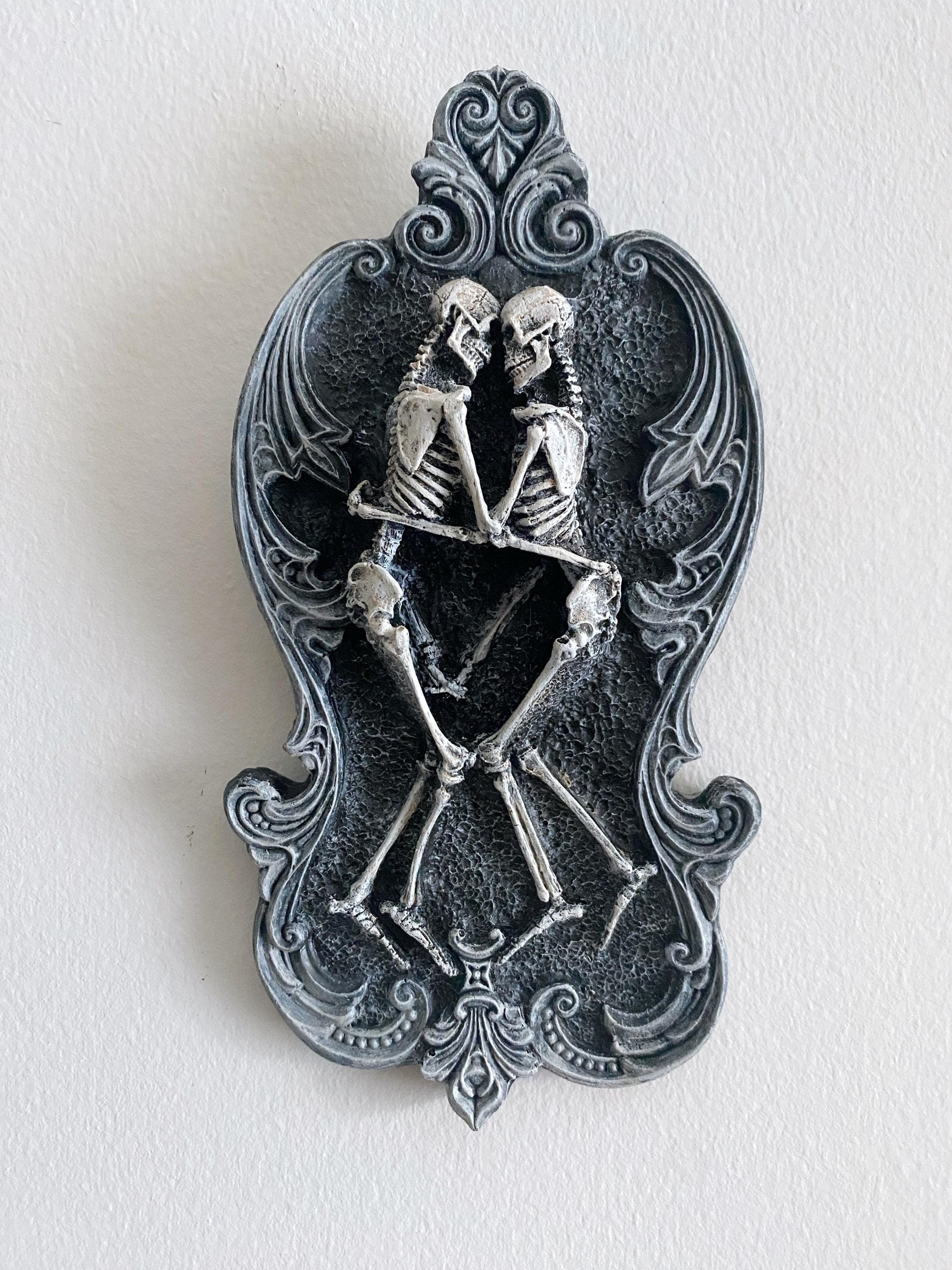Amor Aeternus Skeleton Lovers Wall Plaque — Half Scale