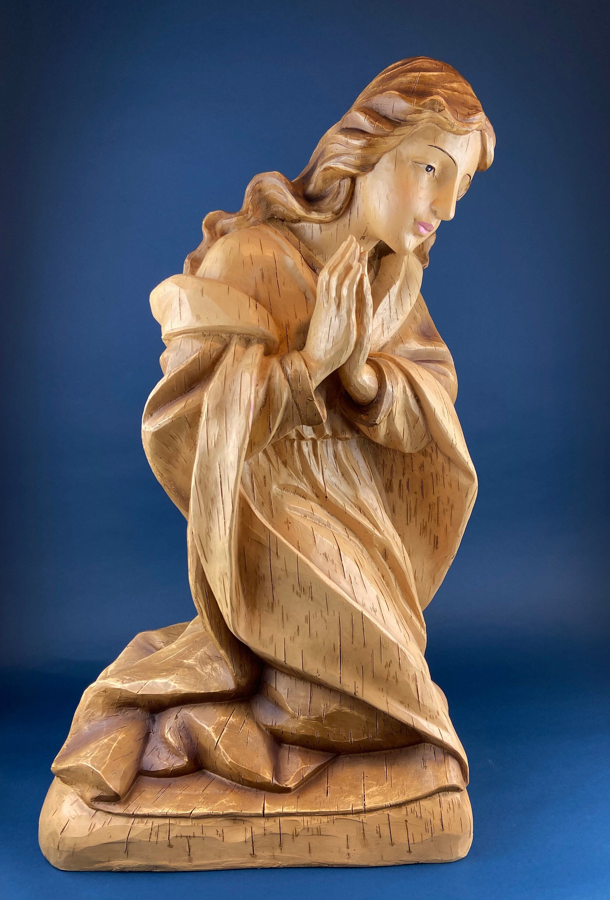 30" Statue of Virgin Mary. Praying Madonna. Wood Like Texture & Color. Religious Figure. Nativity Scene. Place of Worship, Shrine Statue..