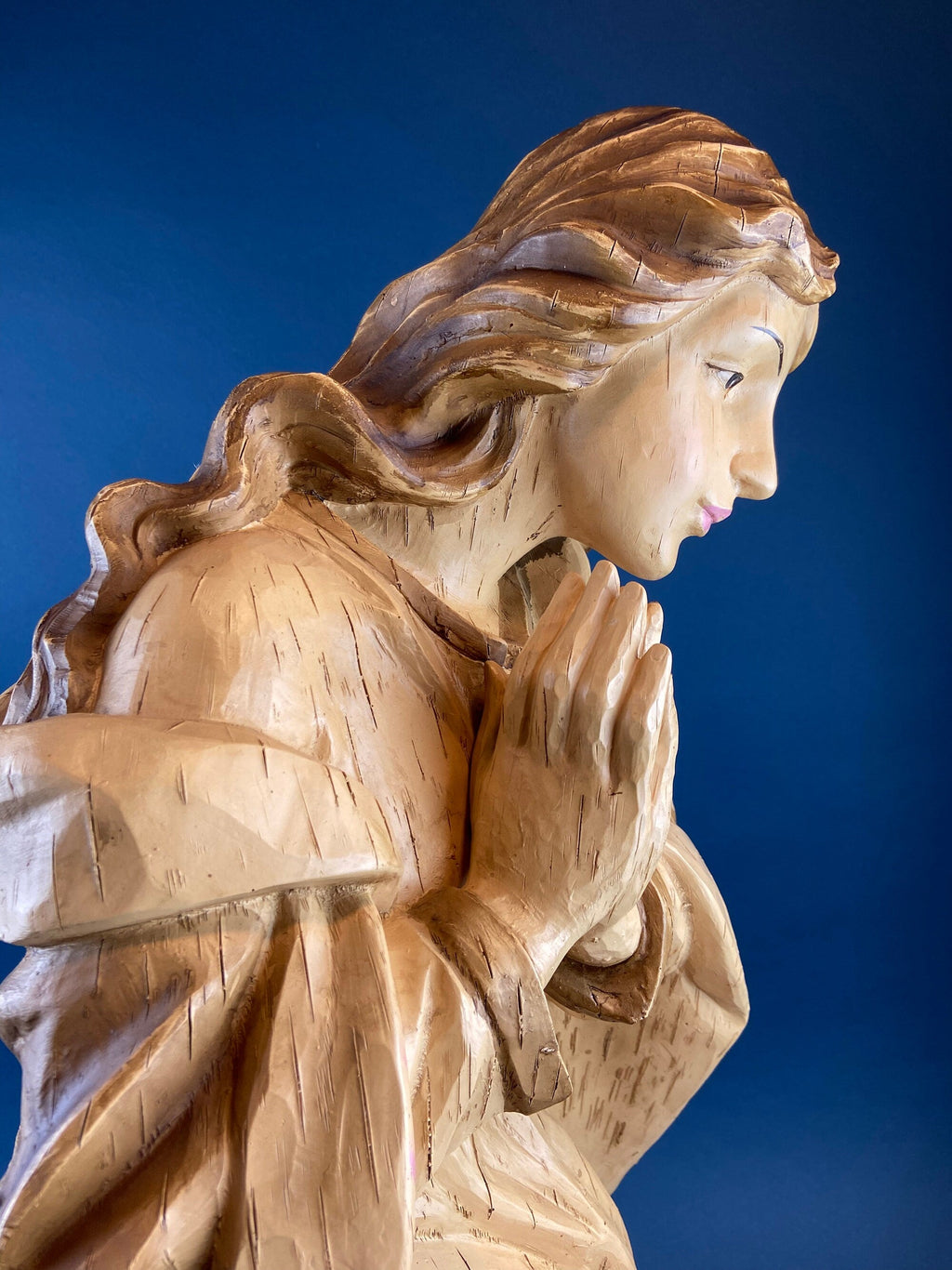 30" Statue of Virgin Mary. Praying Madonna. Wood Like Texture & Color. Religious Figure. Nativity Scene. Place of Worship, Shrine Statue..