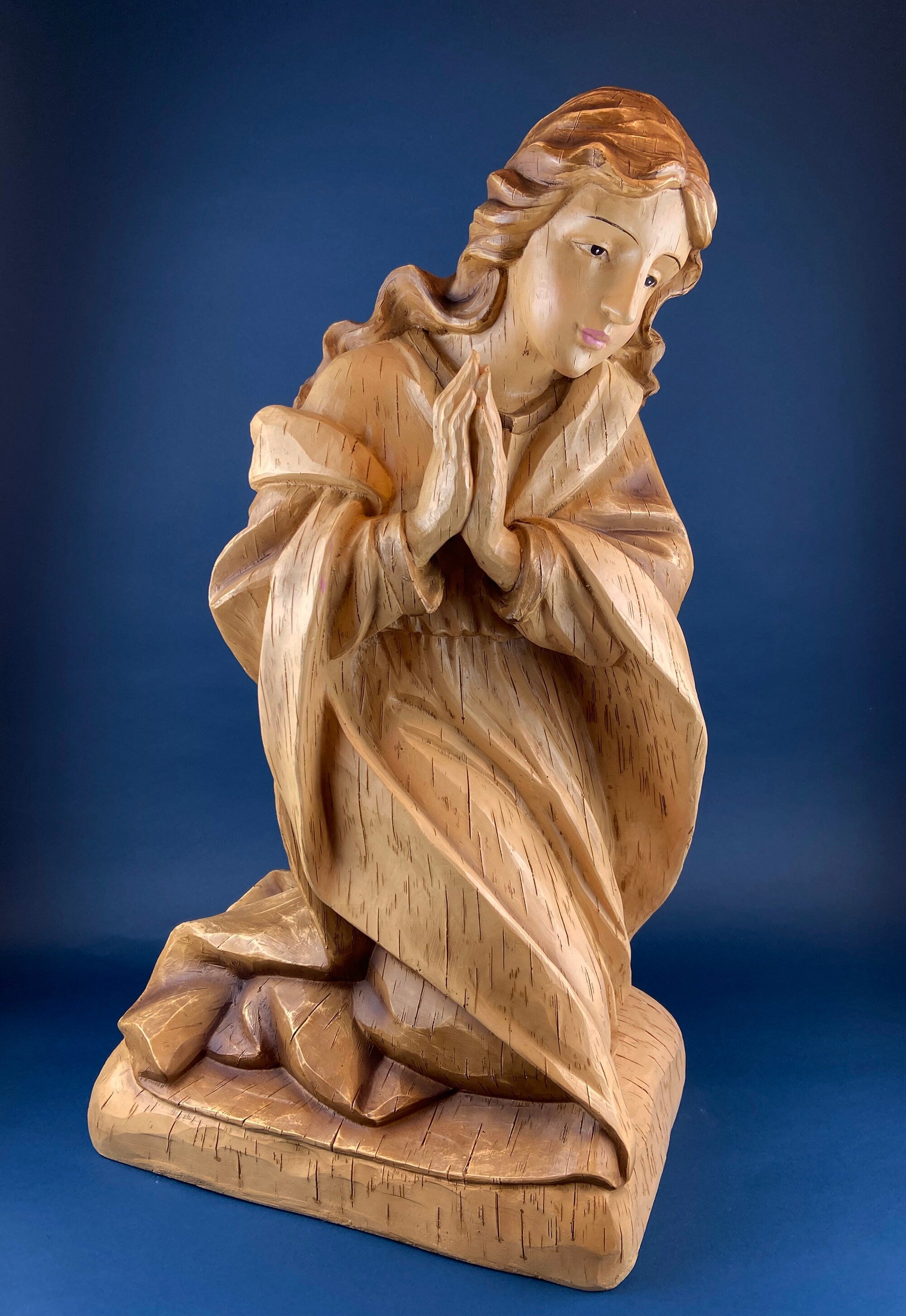 30" Statue of Virgin Mary. Praying Madonna. Wood Like Texture & Color. Religious Figure. Nativity Scene. Place of Worship, Shrine Statue..