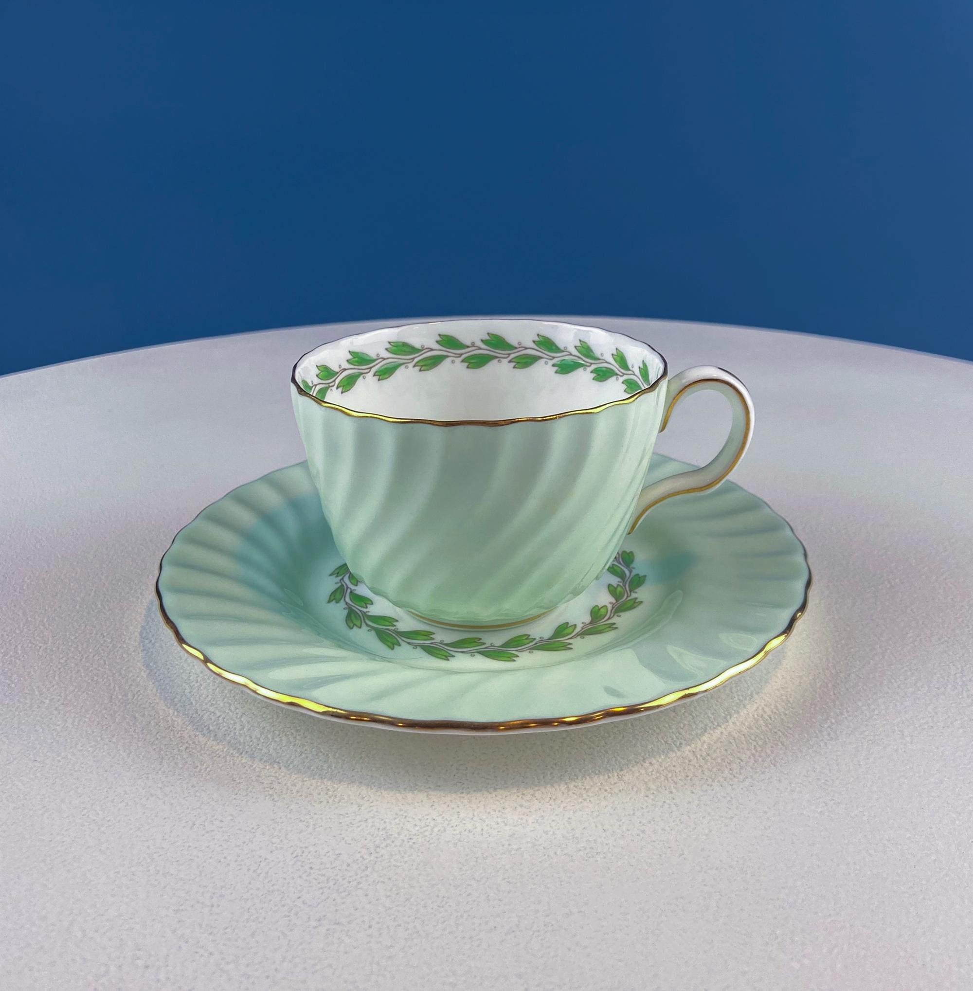 4 Minton Porcelain Cups and Saucers. Creamy Green & White Set with Delicate Leaf Garland Motif. Dining Room Table Decor. French Country.