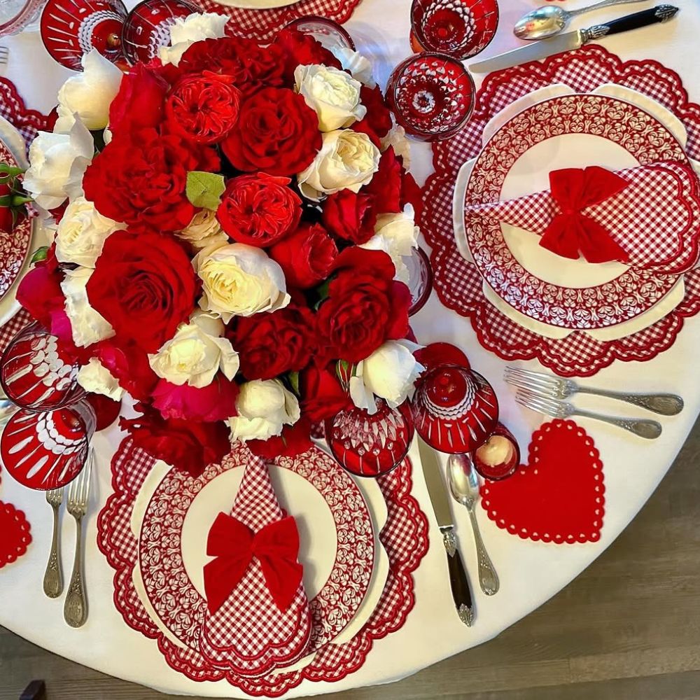 Red: Velvet Bow Napkin Ties - (Set of 4)