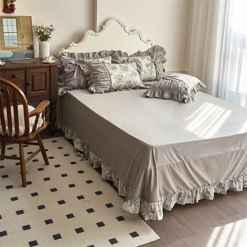 French Vintage Flowers Bedding Set — 400TC Cotton with Lace Ruffles & Pleats