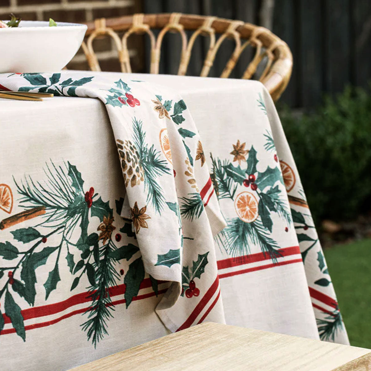 NNEDSZ Ladelle 100% Cotton Evergreen Festive Christmas Holiday Tablecloth 150 x 300 cm