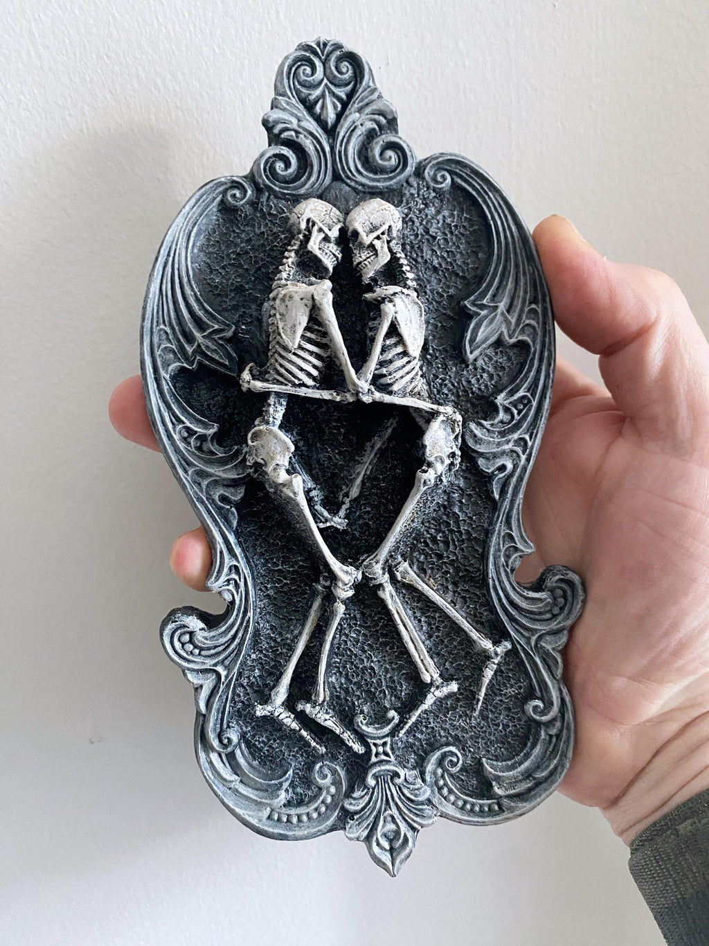 Amor Aeternus Skeleton Lovers Wall Plaque — Half Scale