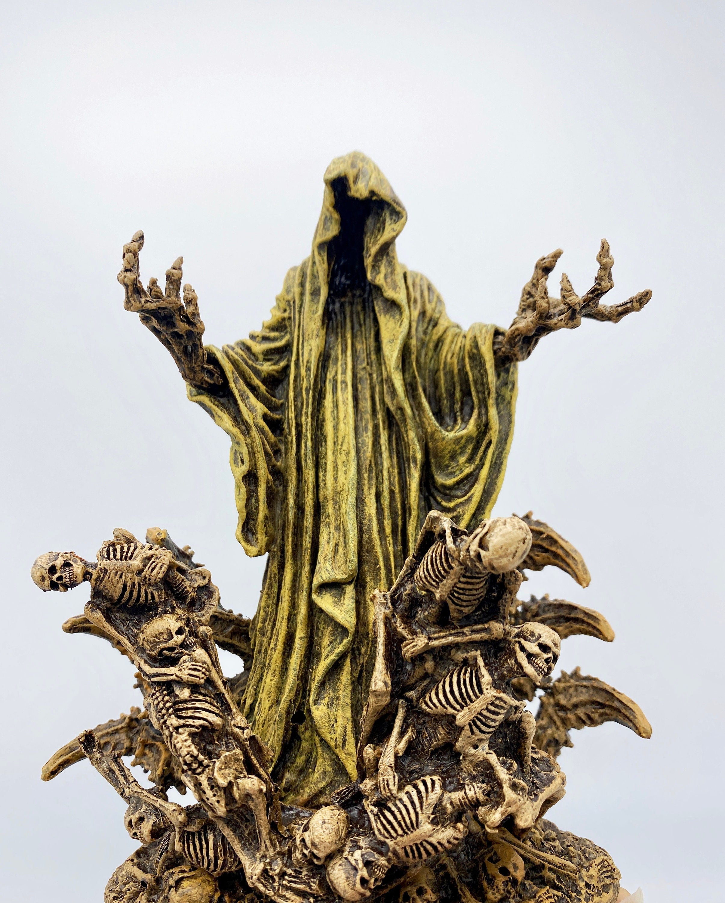 Hastur — The King in Yellow Hand-Painted Resin Figurine