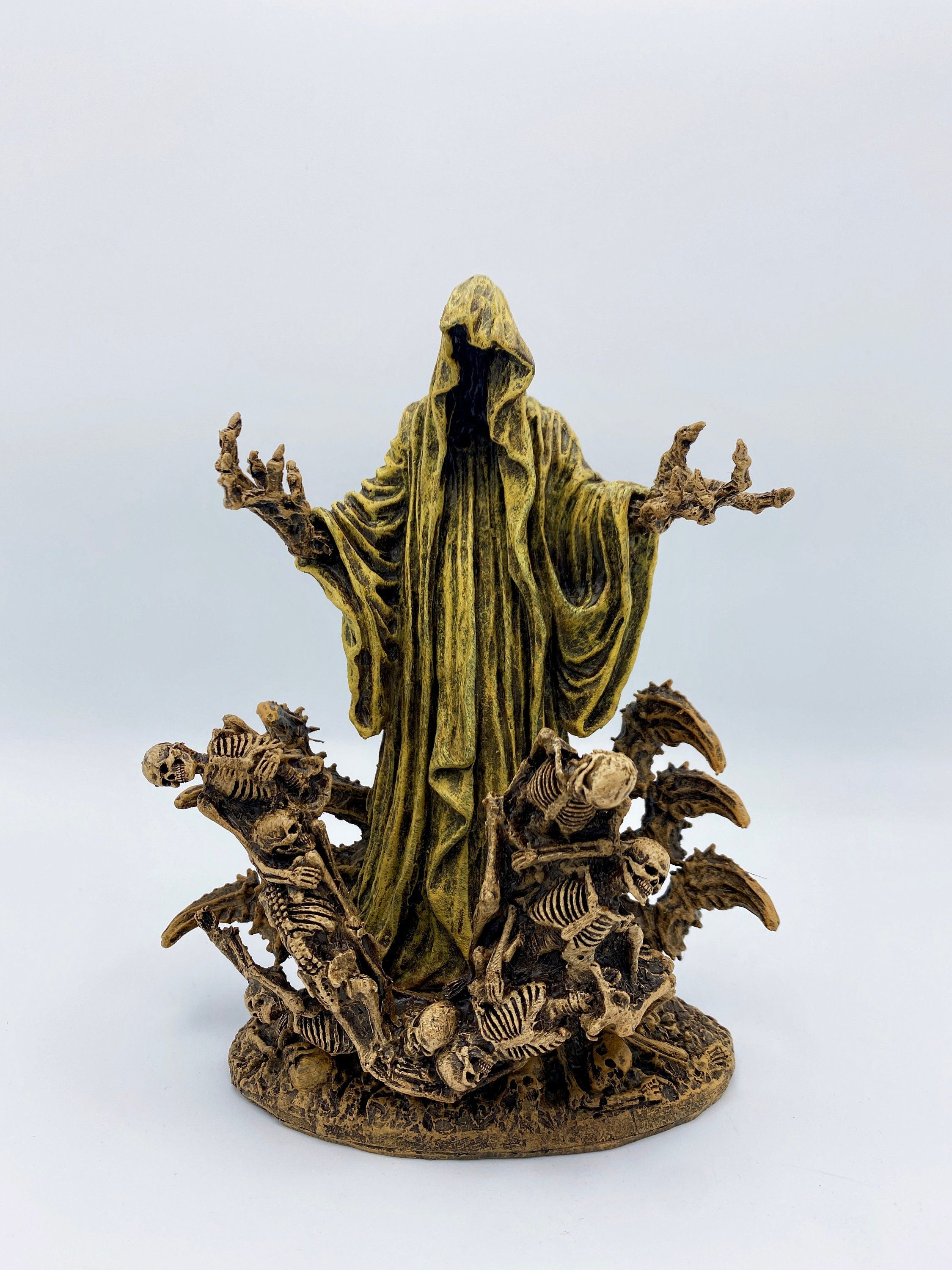 Hastur — The King in Yellow Hand-Painted Resin Figurine