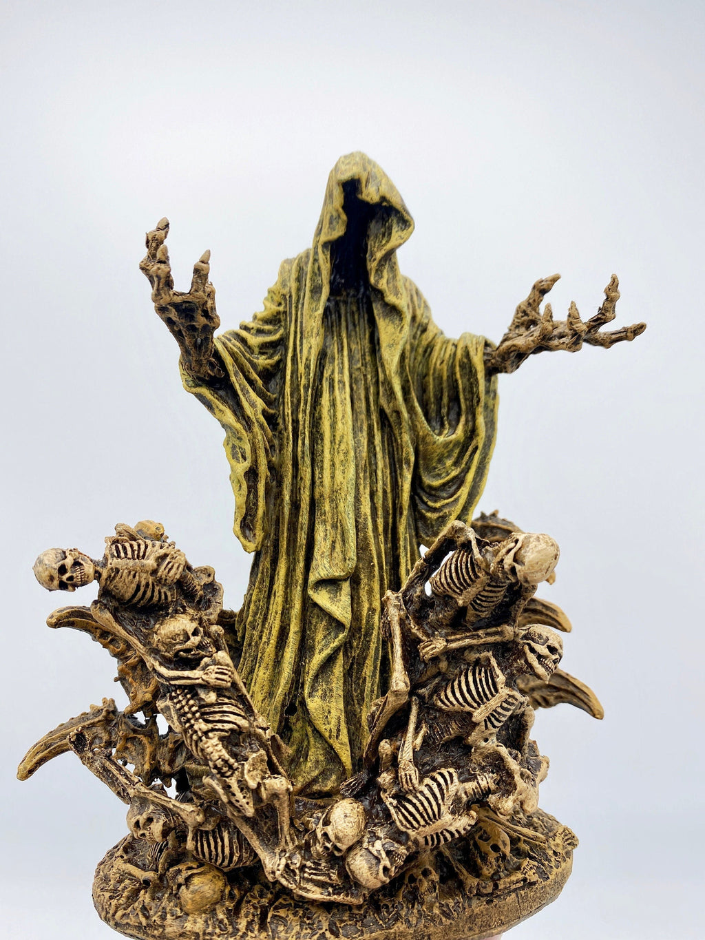 Hastur — The King in Yellow Hand-Painted Resin Figurine