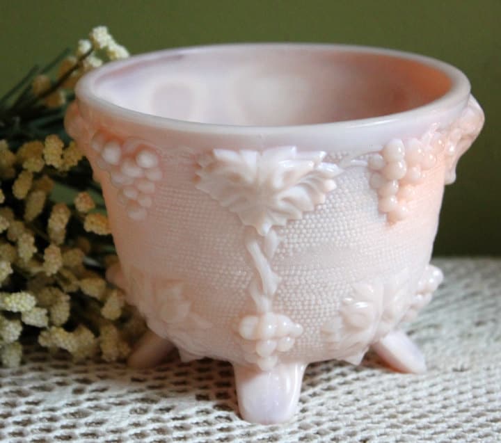 Shell Pink Milk Glass Footed Fruit Bowl – Quilt & Floral Pattern