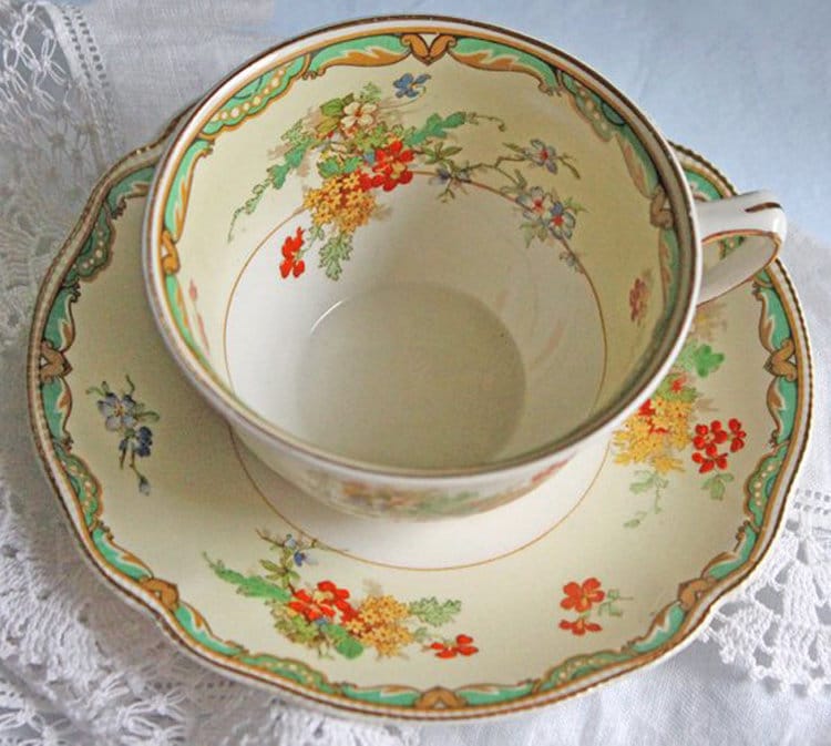 Crown Staffordshire Ellesmere Tea Cup & Saucer – Repousse Detail, Pattern 14962