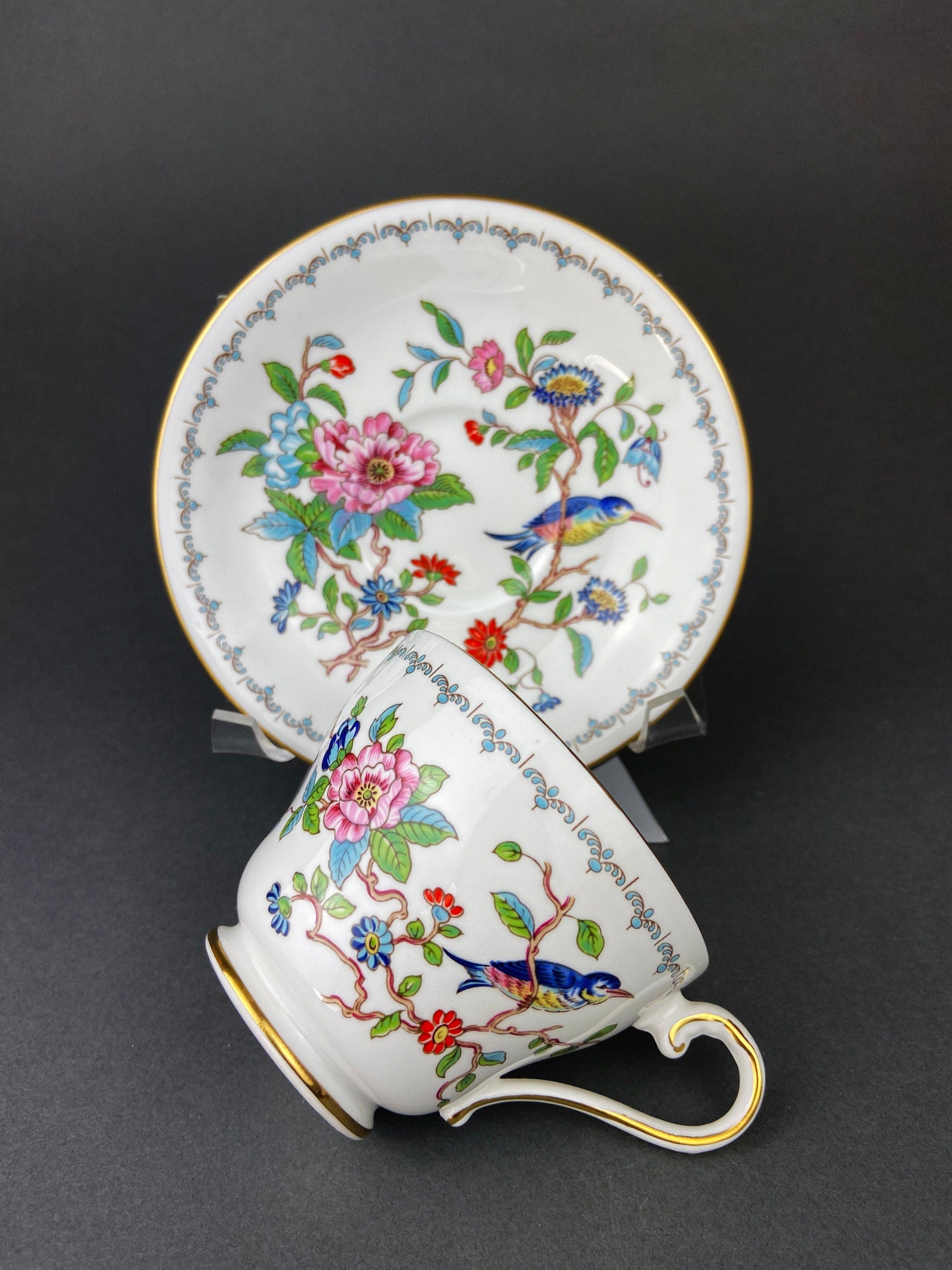 Queen’s Fine Bone China Tea Cup & Saucer – Birds of America, Pair of Finches