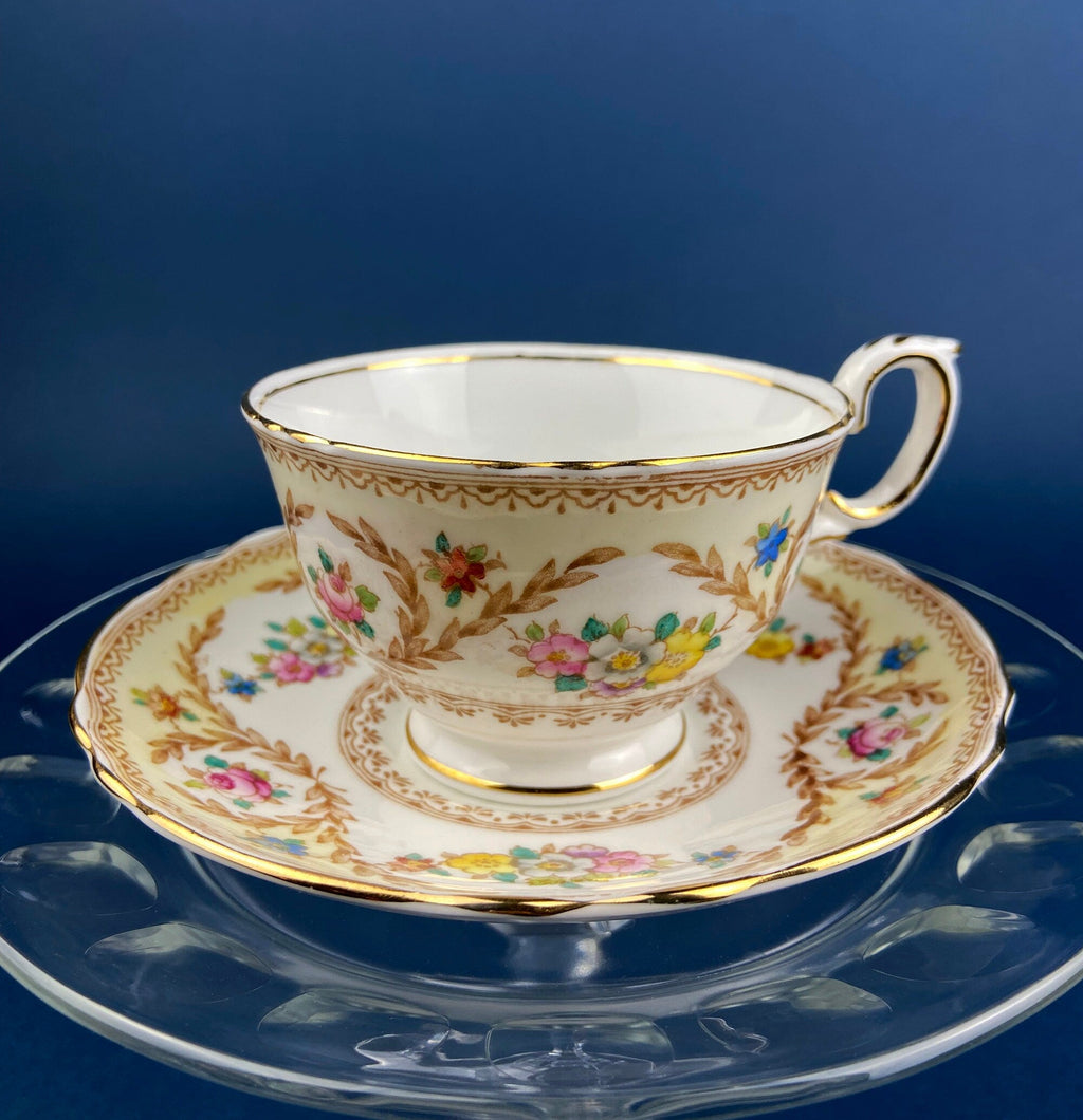 Colclough Fine Bone China Tea Cup & Saucer – Hand-Painted Pastoral Scene, Made in England