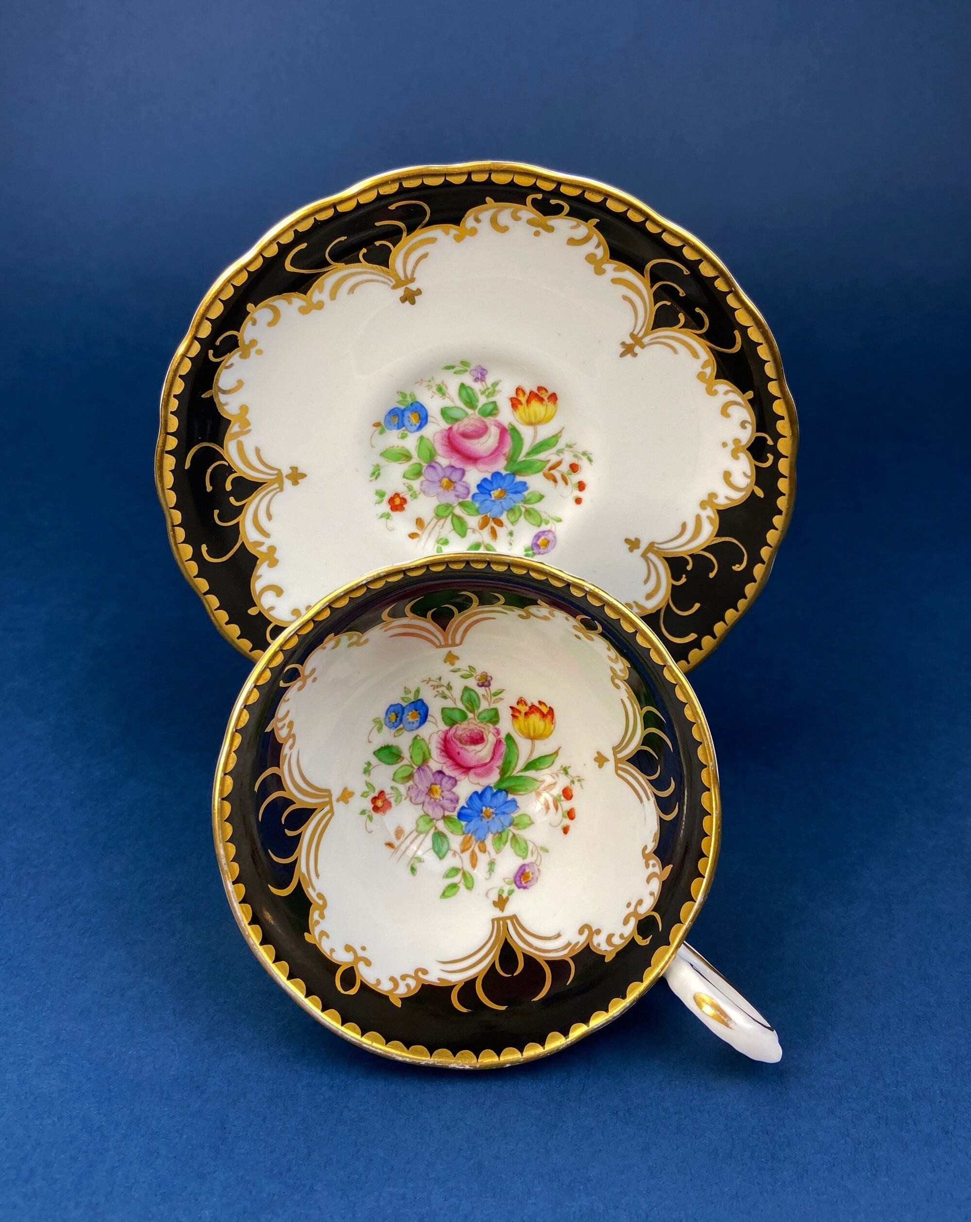 Elizabethan Fine Bone China Tea Cup & Saucer – Hand-Painted Cupids