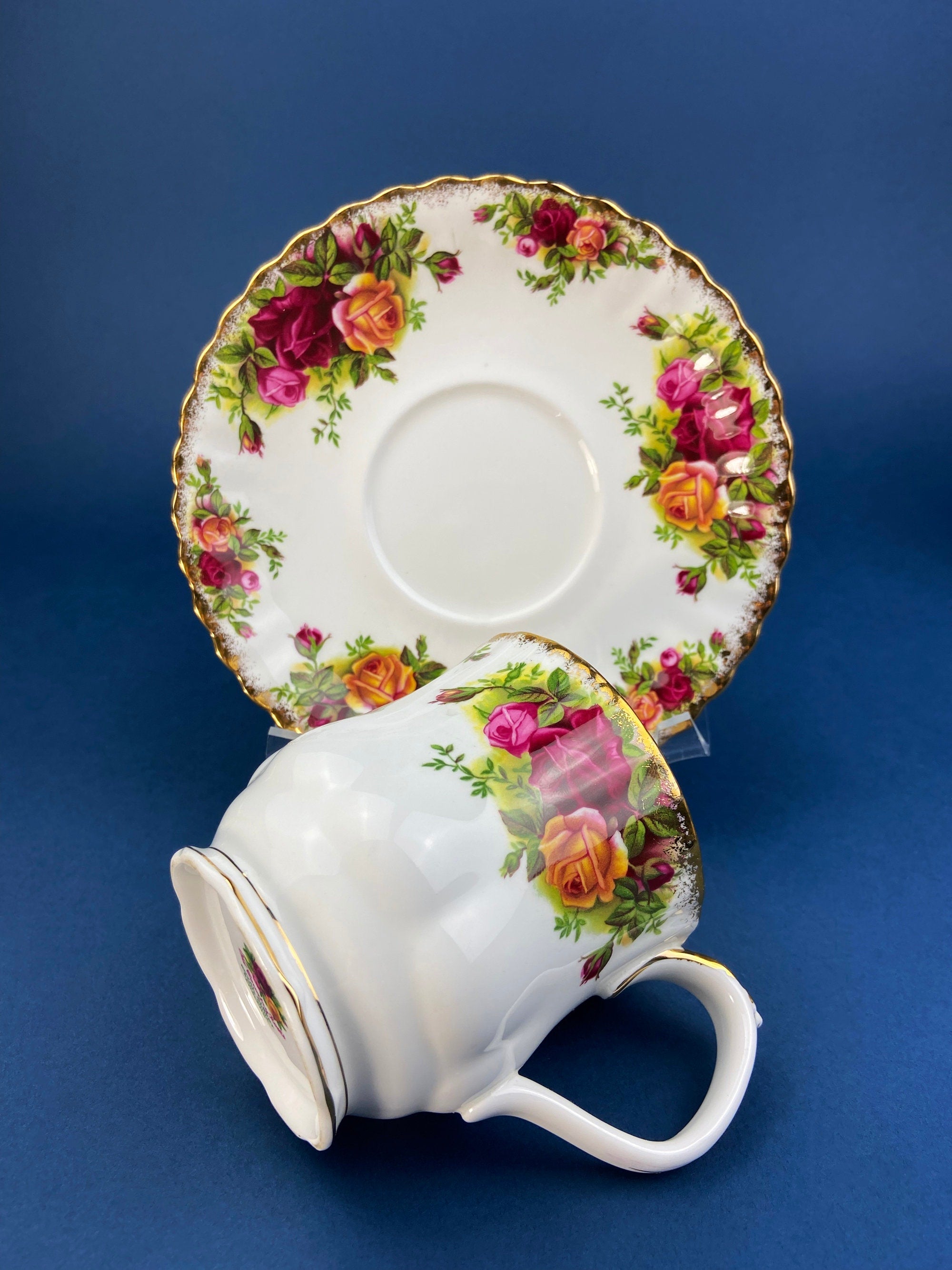 Royal Albert Old Country Roses Motif 10.25" Dinner Plates. Set of 5 Plates. Made in England. Dining Room Table Decor. Modern Farmhouse.