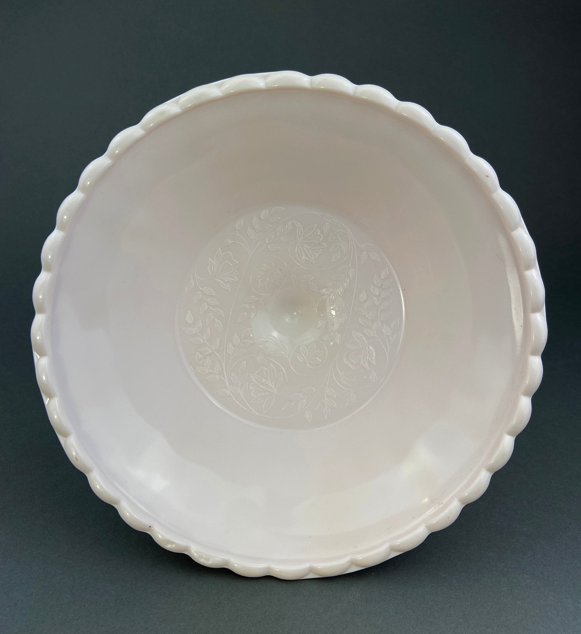 Shell Pink Milk Glass Footed Fruit Bowl – Quilt & Floral Pattern