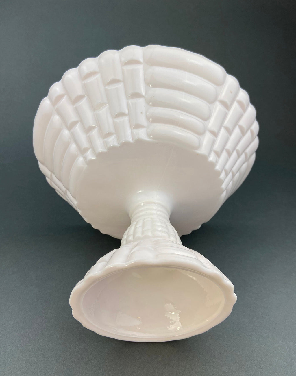 Shell Pink Milk Glass Footed Fruit Bowl – Quilt & Floral Pattern