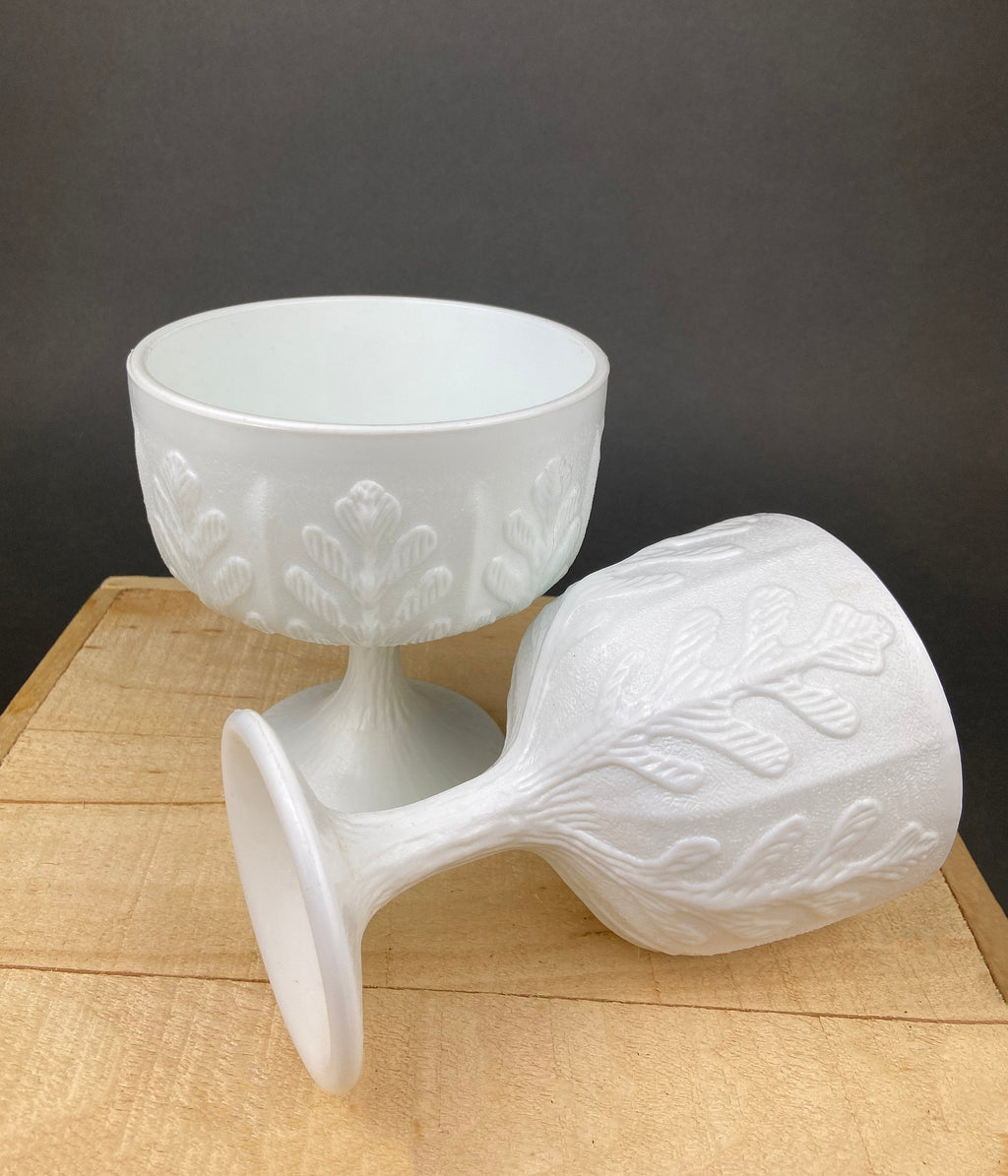 Milk Glass Wheat Design Vase and Planters. Set of Three Differently Shaped Vases. White Herb Planters. Home Decor. Window Sill Garden.