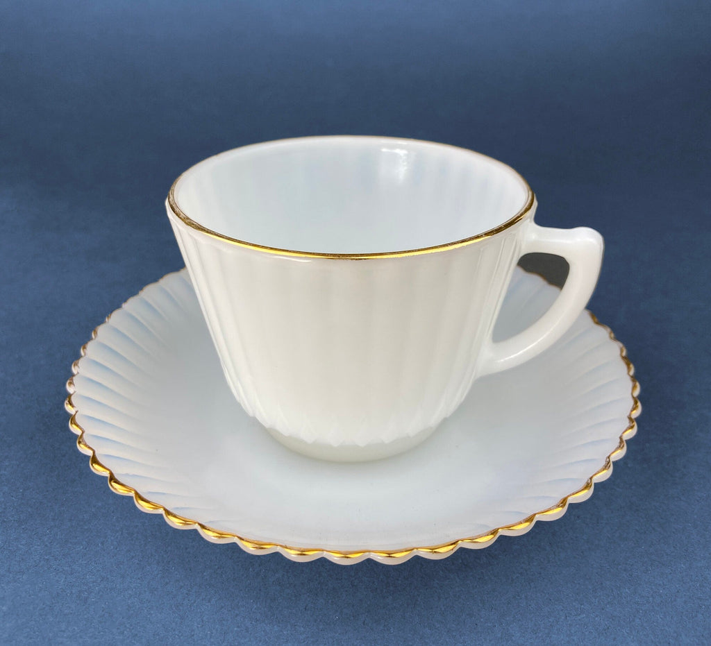 Monax Petalware Opalescent Depression Glass Dinner Plates – Set of 5