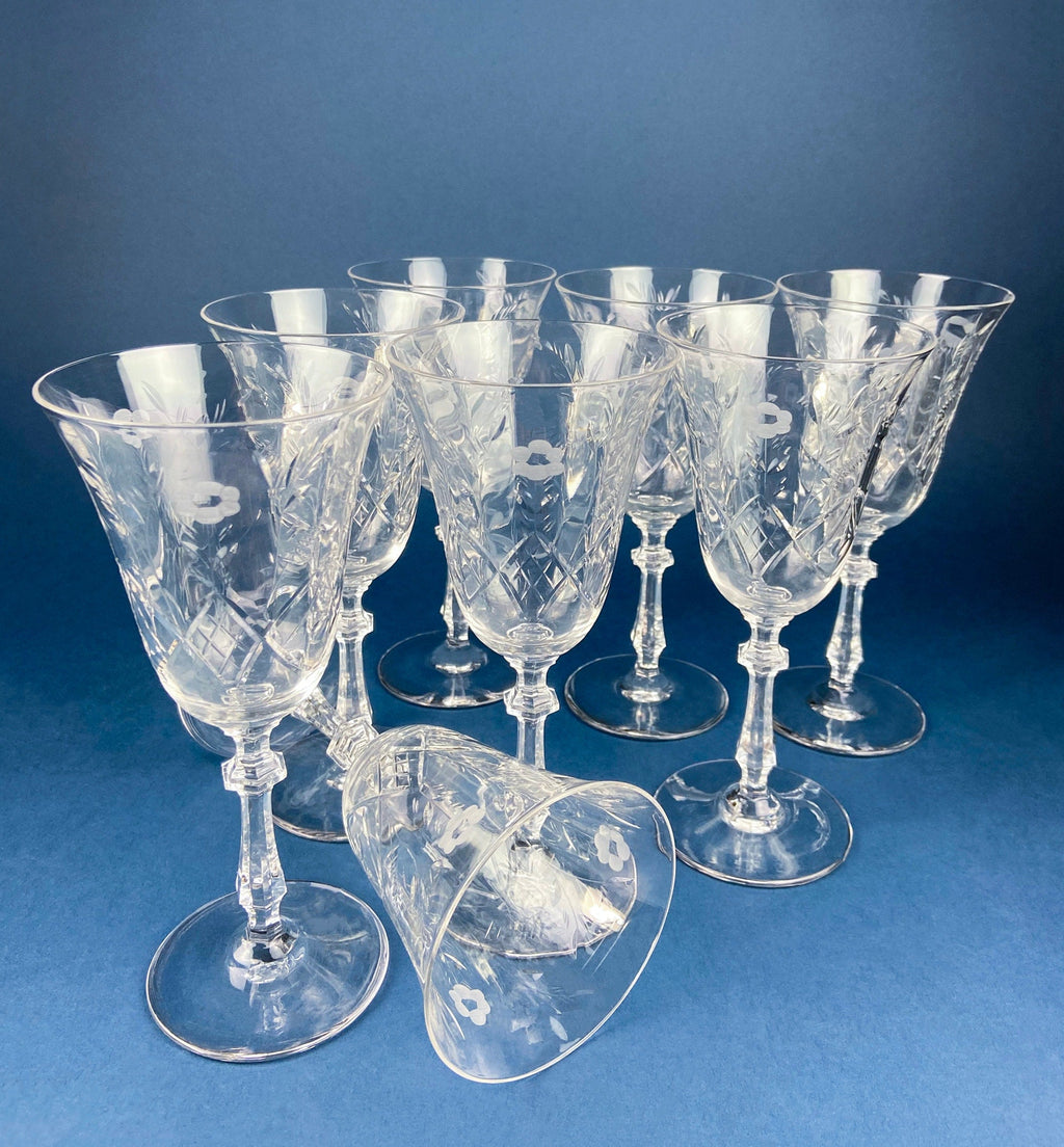 Cut Crystal Champagne Glasses – Geometric Motif, Set of 7