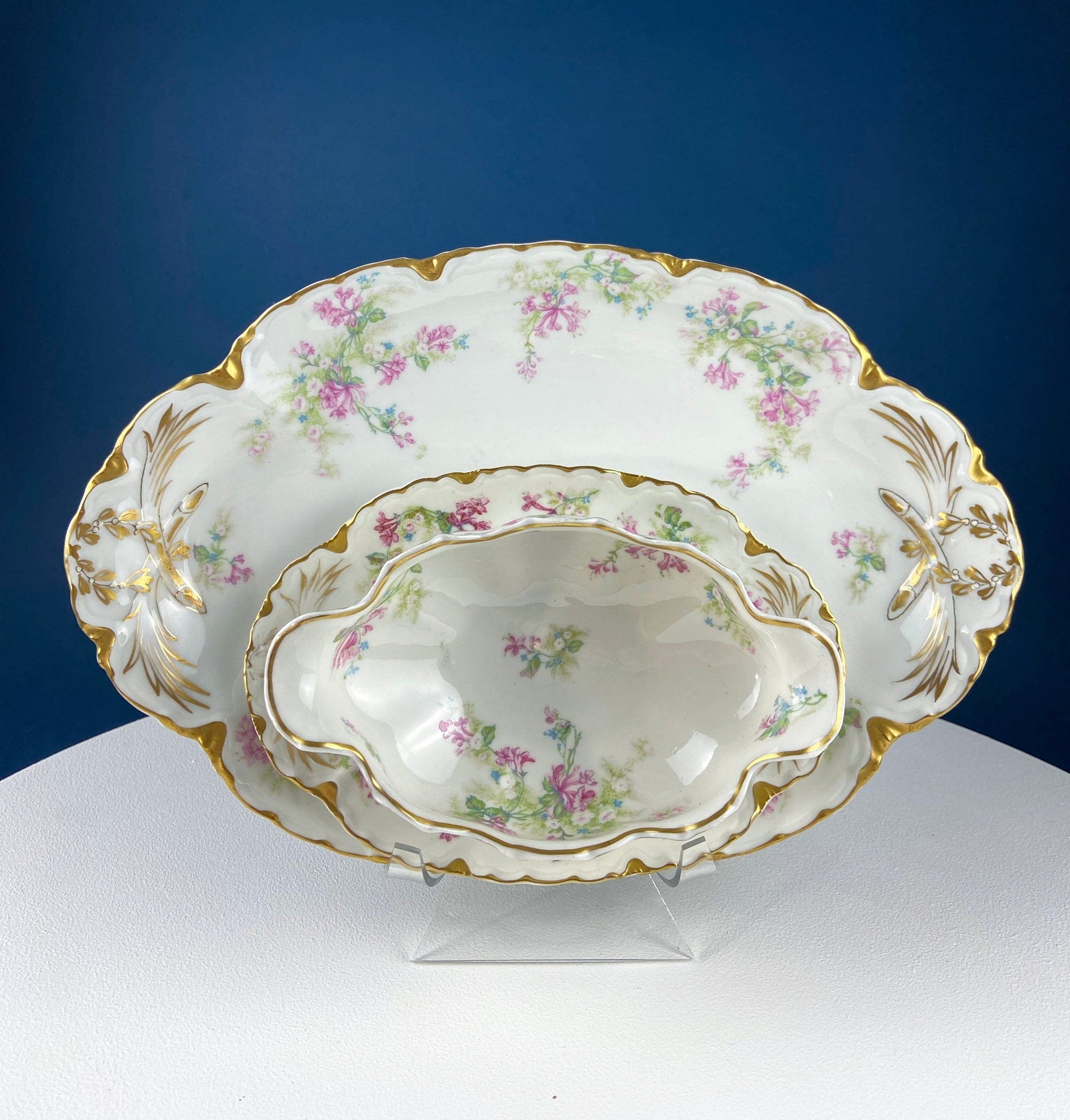 Haviland Limoges Oval Platter – Wild Roses & Scalloped Edge