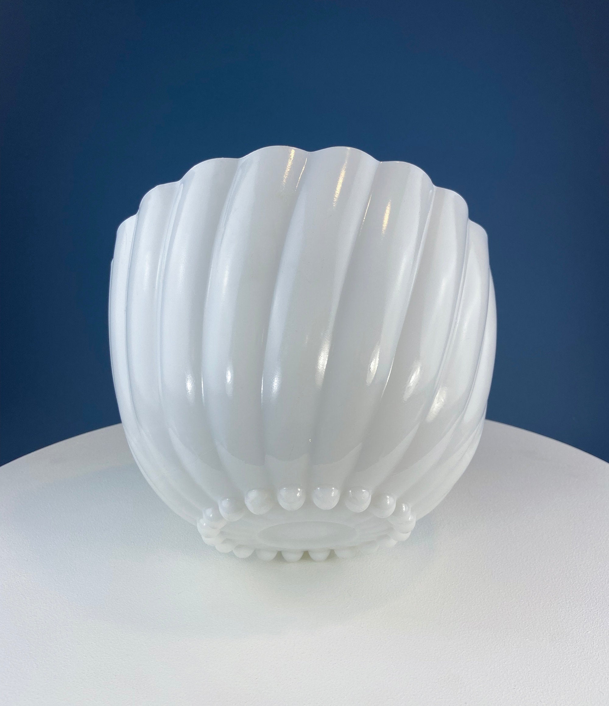 Extra Large Very Deep Salad Bowl. Shell Shaped Milk Glass Serving Bowl. White Table Centerpiece. Modern Farmhouse. Cottagecore. Wedding.