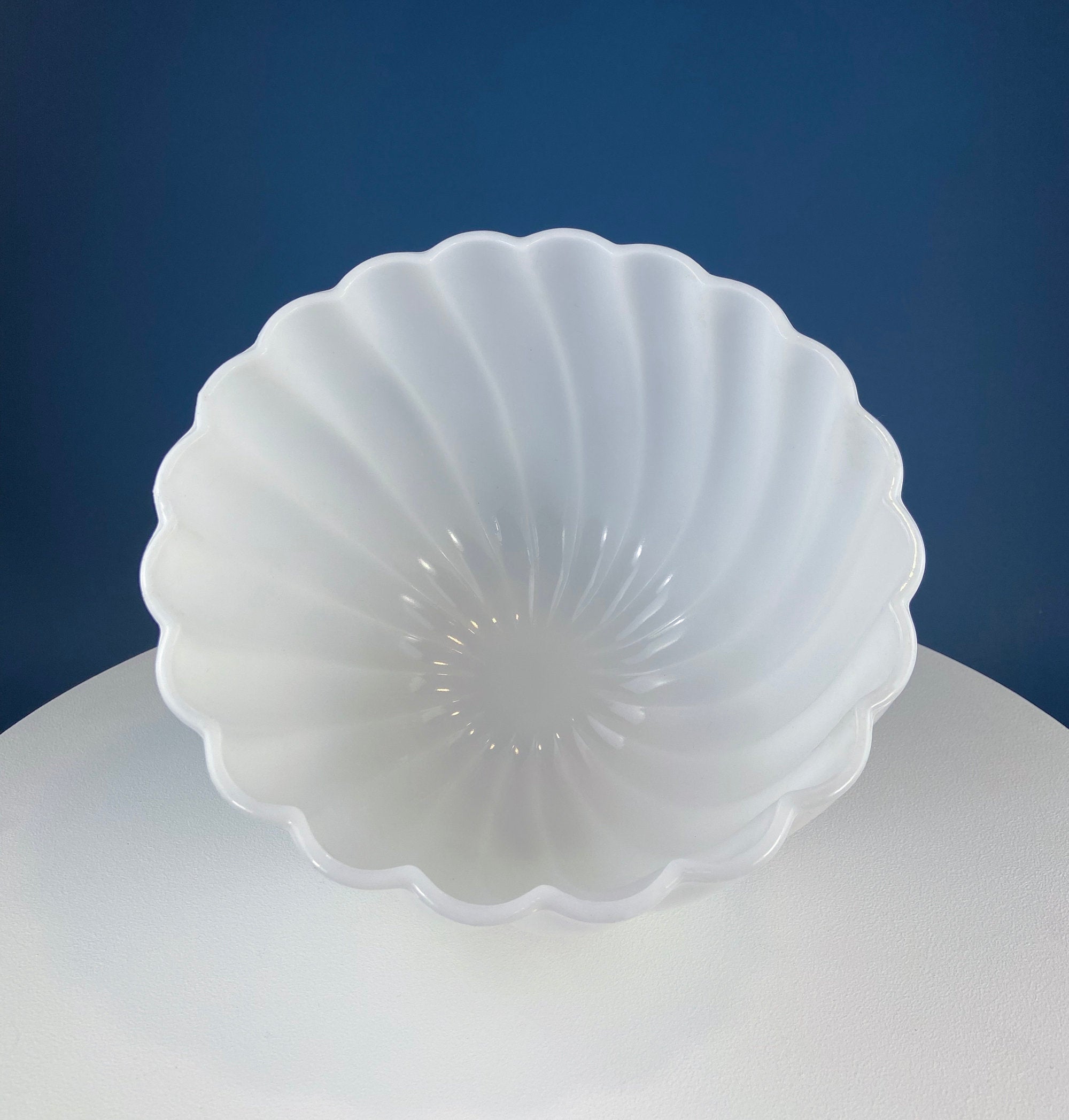 Extra Large Very Deep Salad Bowl. Shell Shaped Milk Glass Serving Bowl. White Table Centerpiece. Modern Farmhouse. Cottagecore. Wedding.