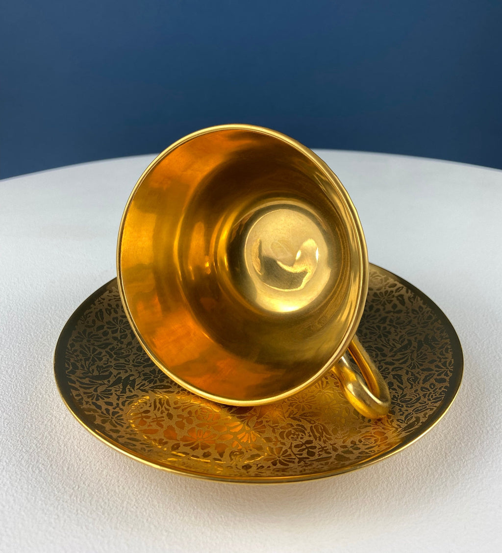 Gold-on-Gold Tea Cup & Saucer with Red Serving Plate – Wheeling & Omeco