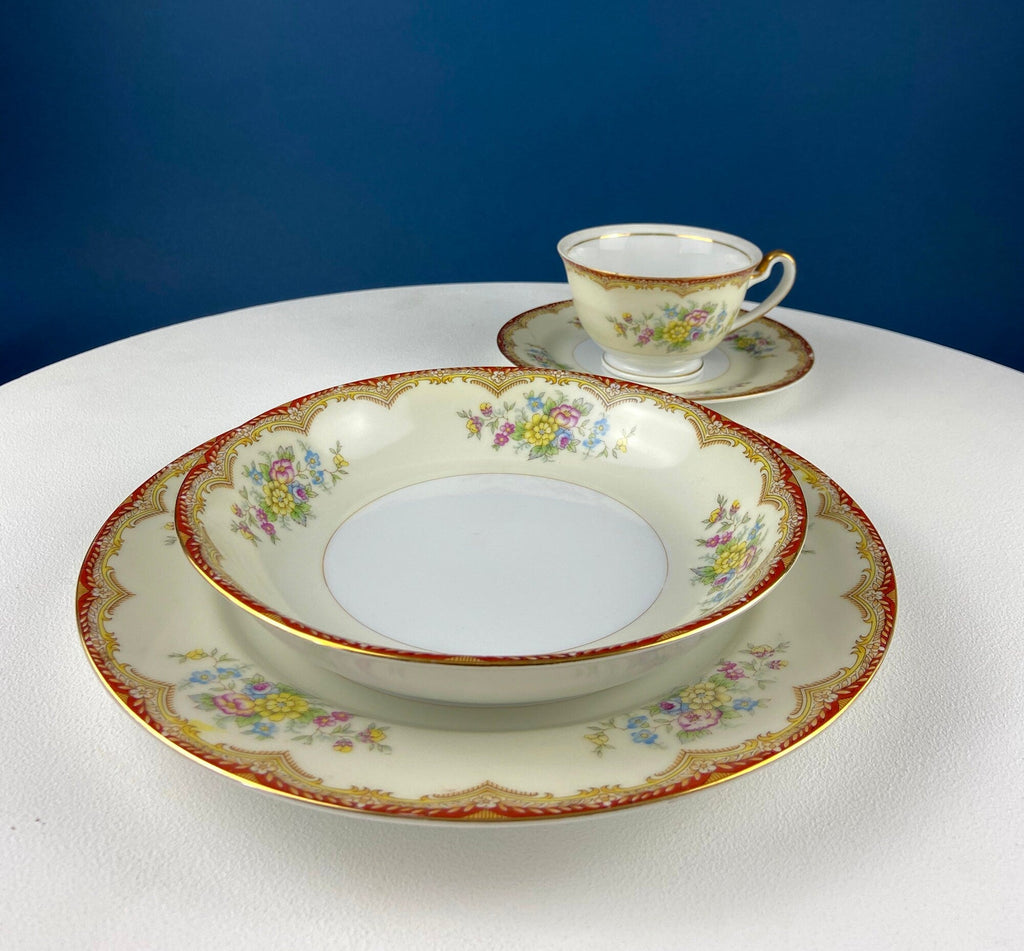 Kikusui China Vintage Dinner Set – Yellow & Red Bands with Rose Garlands, 30+ Pieces
