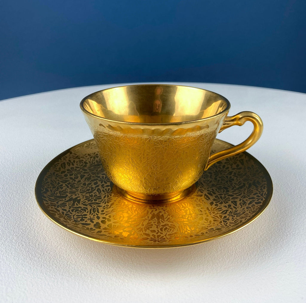Gold-on-Gold Tea Cup & Saucer with Red Serving Plate – Wheeling & Omeco