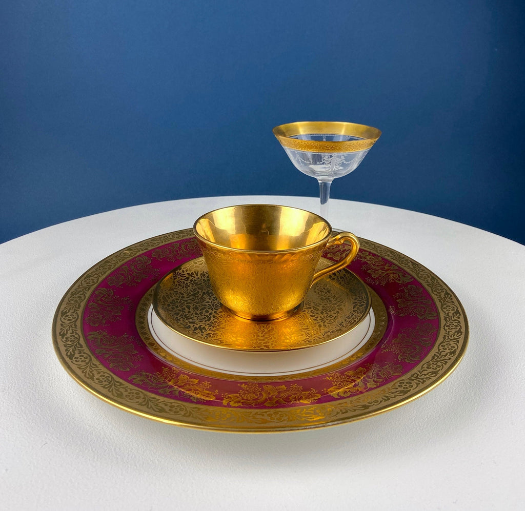 Gold-on-Gold Tea Cup & Saucer with Red Serving Plate – Wheeling & Omeco