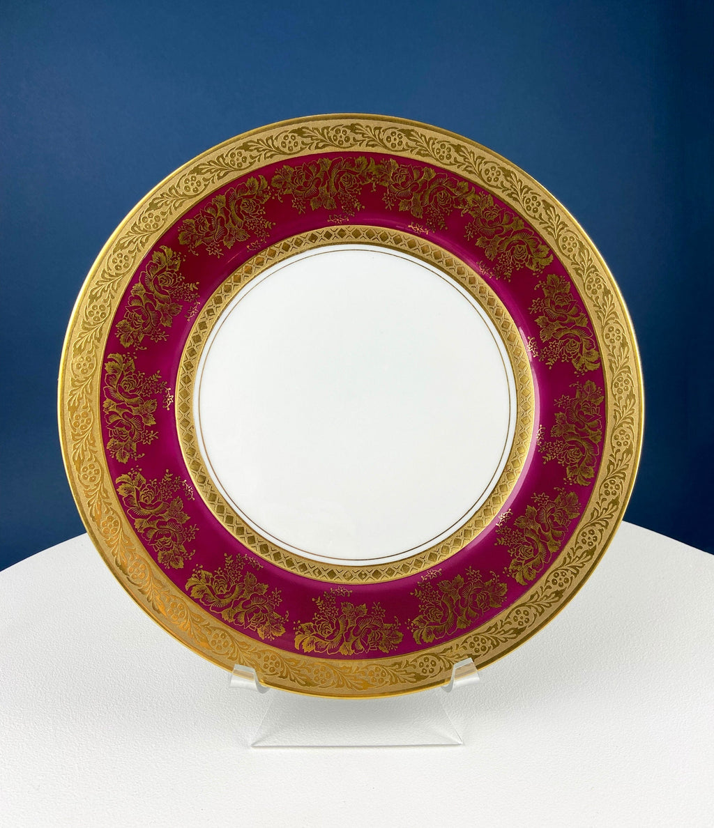 Gold-on-Gold Tea Cup & Saucer with Red Serving Plate – Wheeling & Omeco