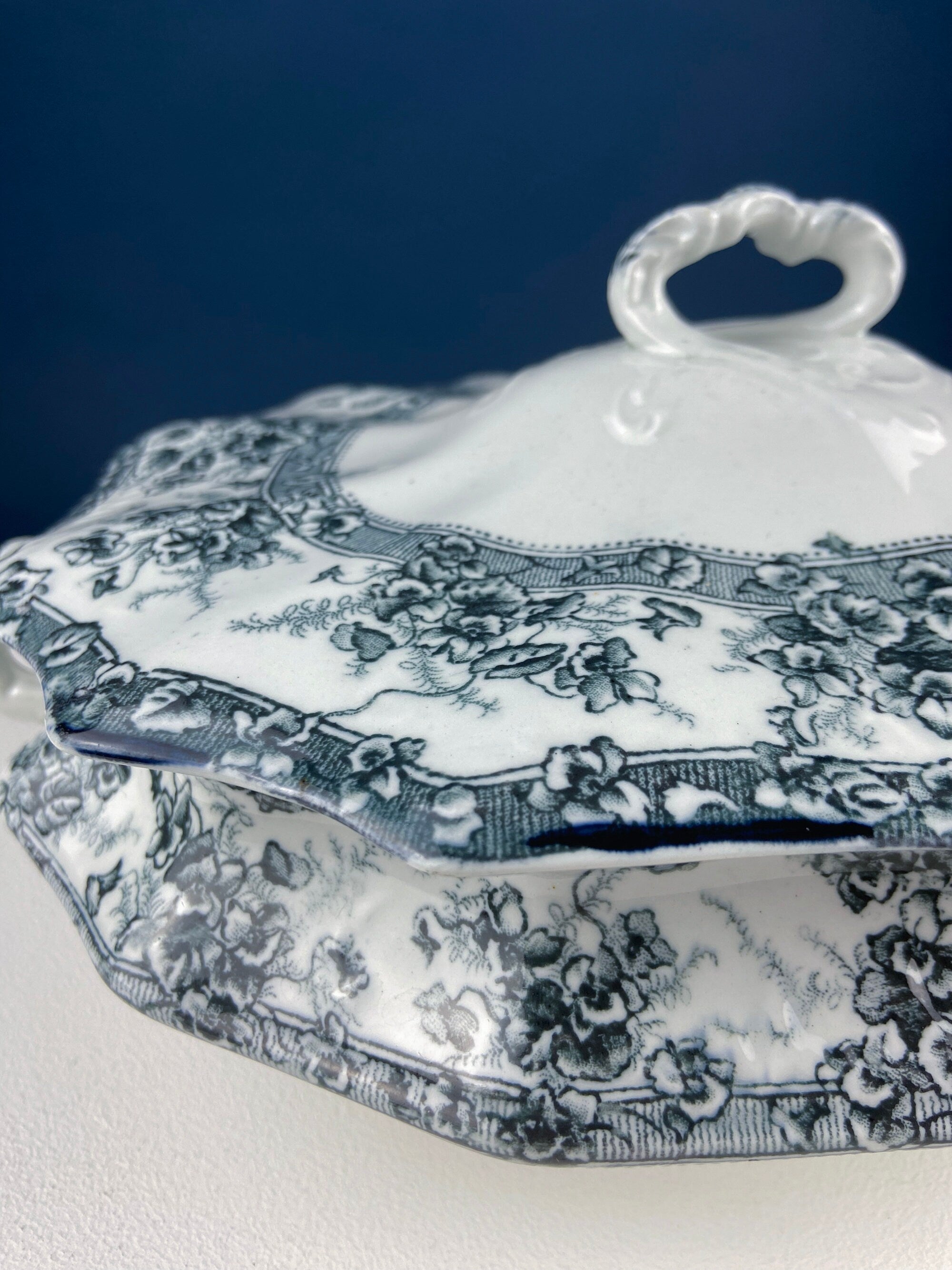 Antique Wedgwood Violet Porcelain Tureen – Black & White Relief