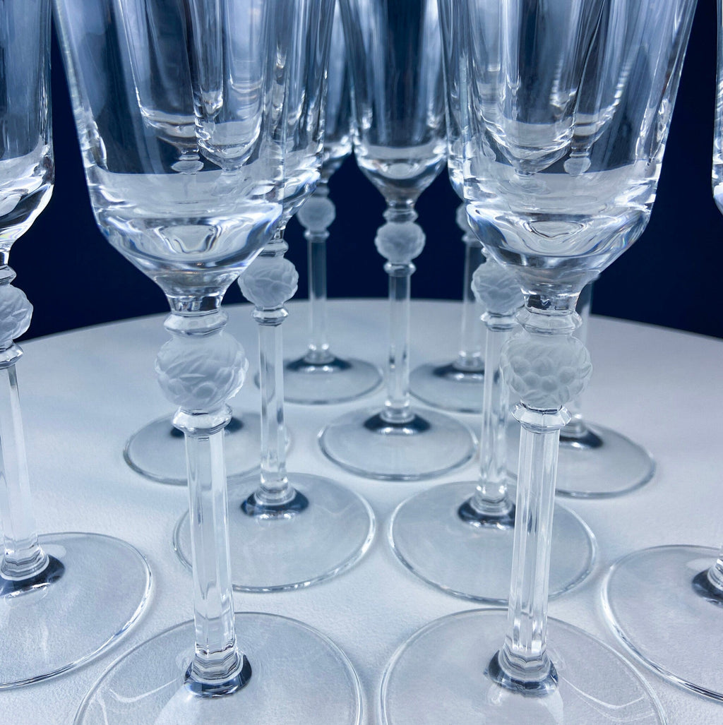 Mikasa Enchantress Crystal Champagne Flutes – Frosted Berry & Leaf Ball Stem, Set of 11