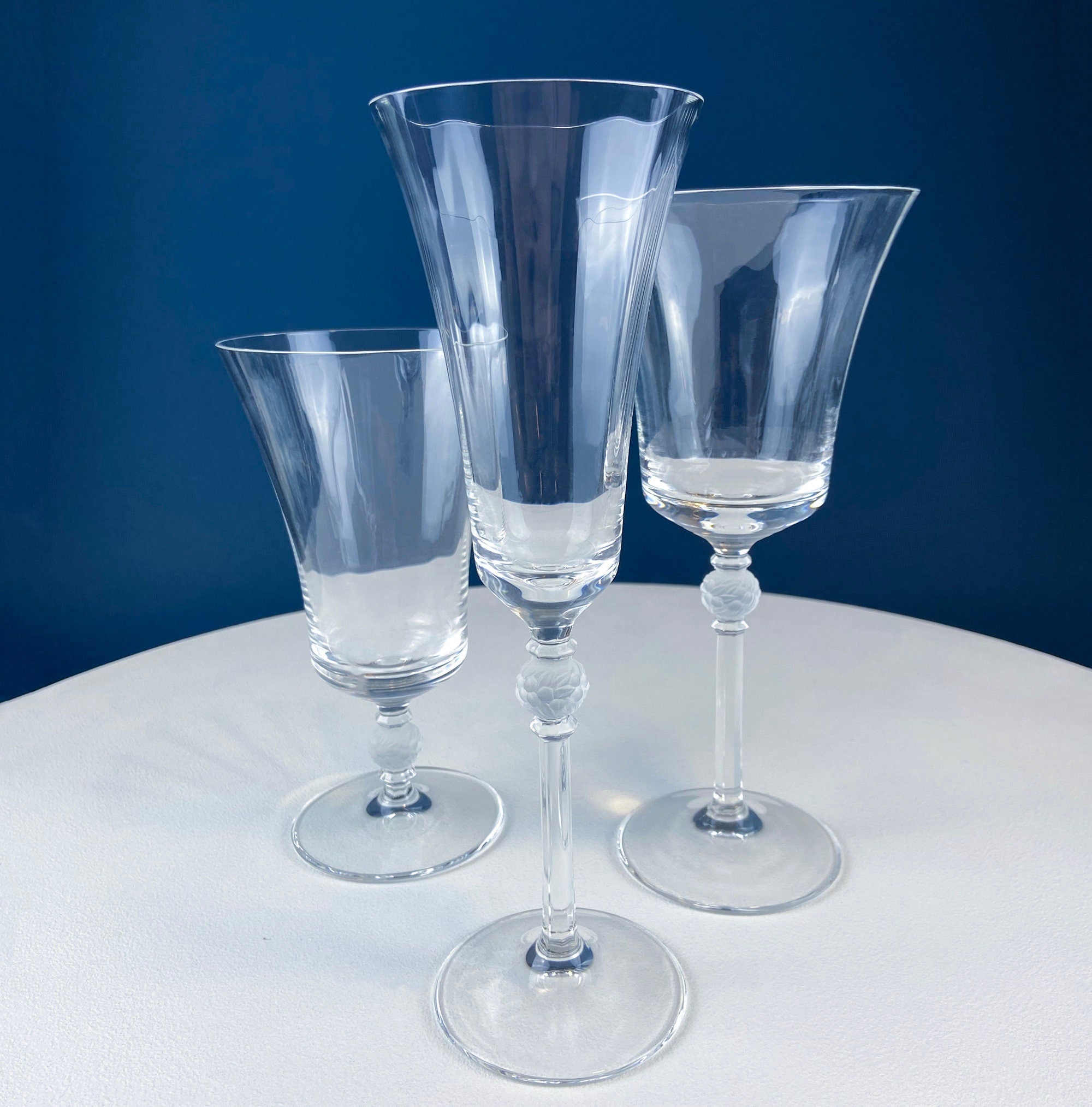 Mikasa Enchantress Crystal Champagne Flutes – Frosted Berry & Leaf Ball Stem, Set of 11
