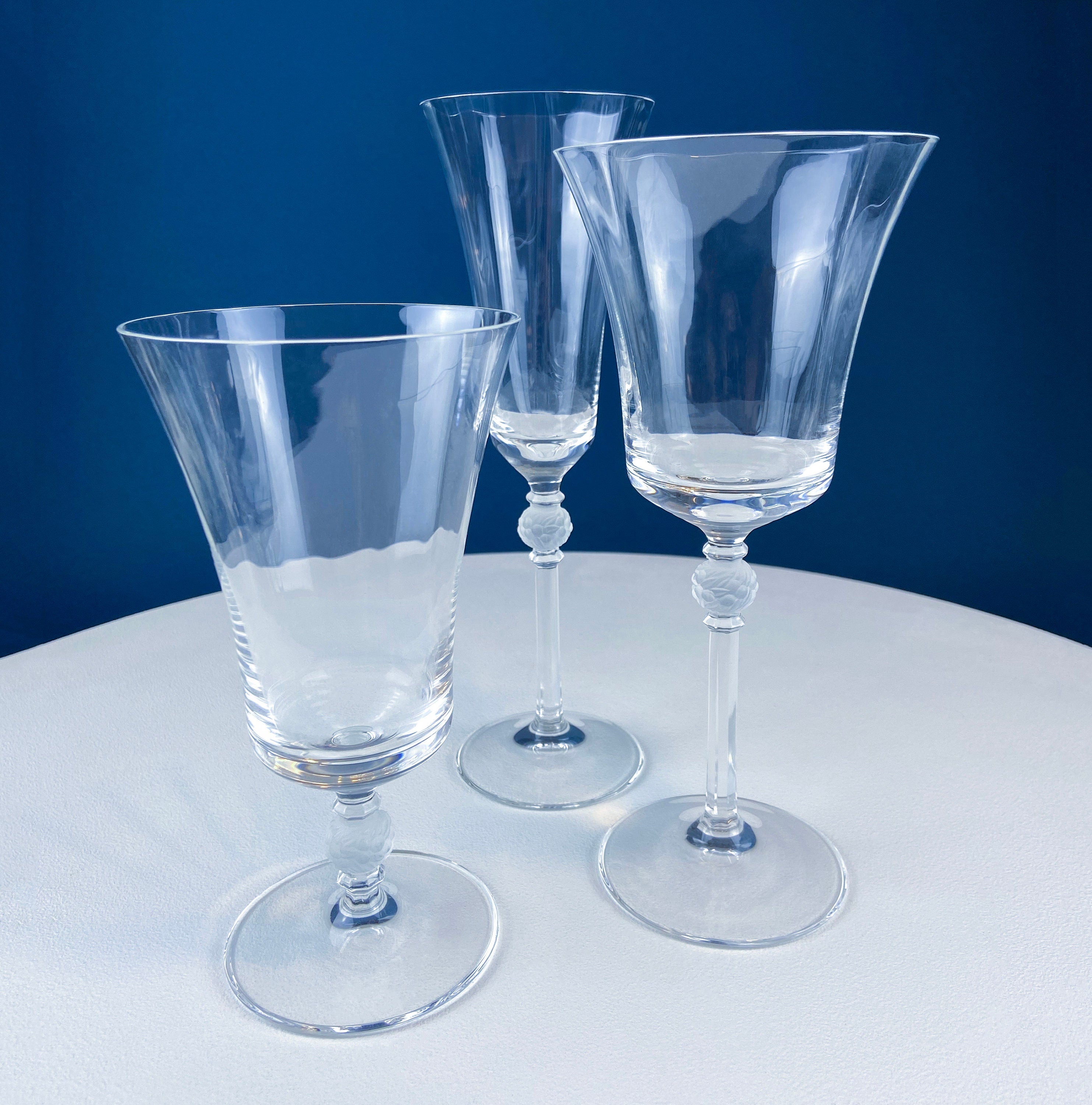 Mikasa Enchantress Crystal Water Goblets – Frosted Berry & Leaf Stem, Set of 10