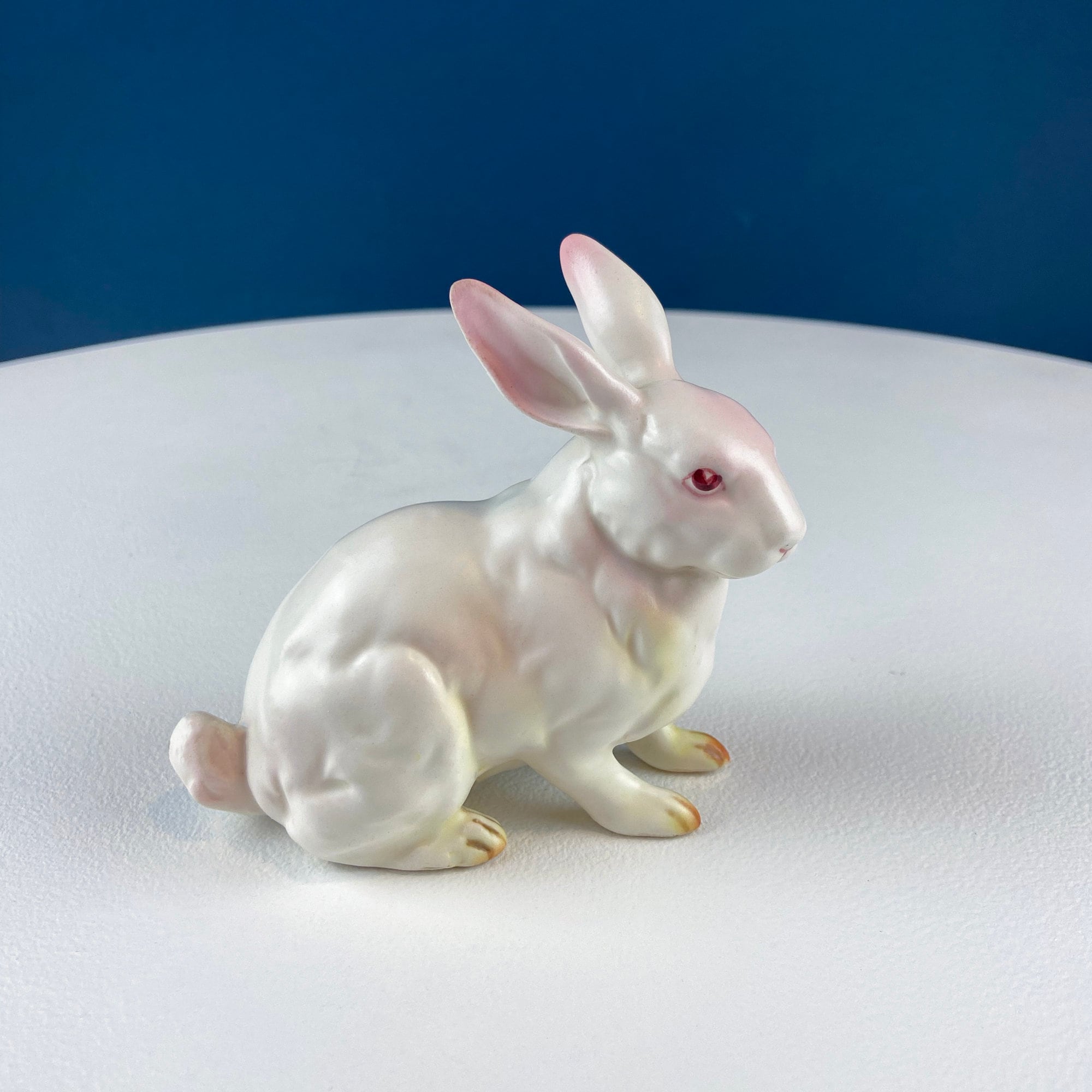 Vintage Lefton Bunny Figurine. Small Porcelain Sitting Rabbit. Hand-Painted Bunny. Easter/Spring Celebration. Collectible Table Decor.