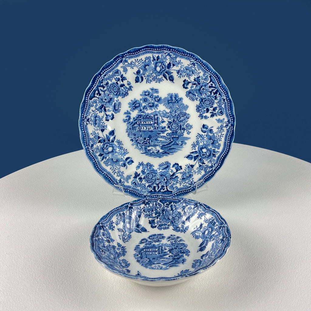 Collection of Fine English Blue & White Tableware – 5 Pieces