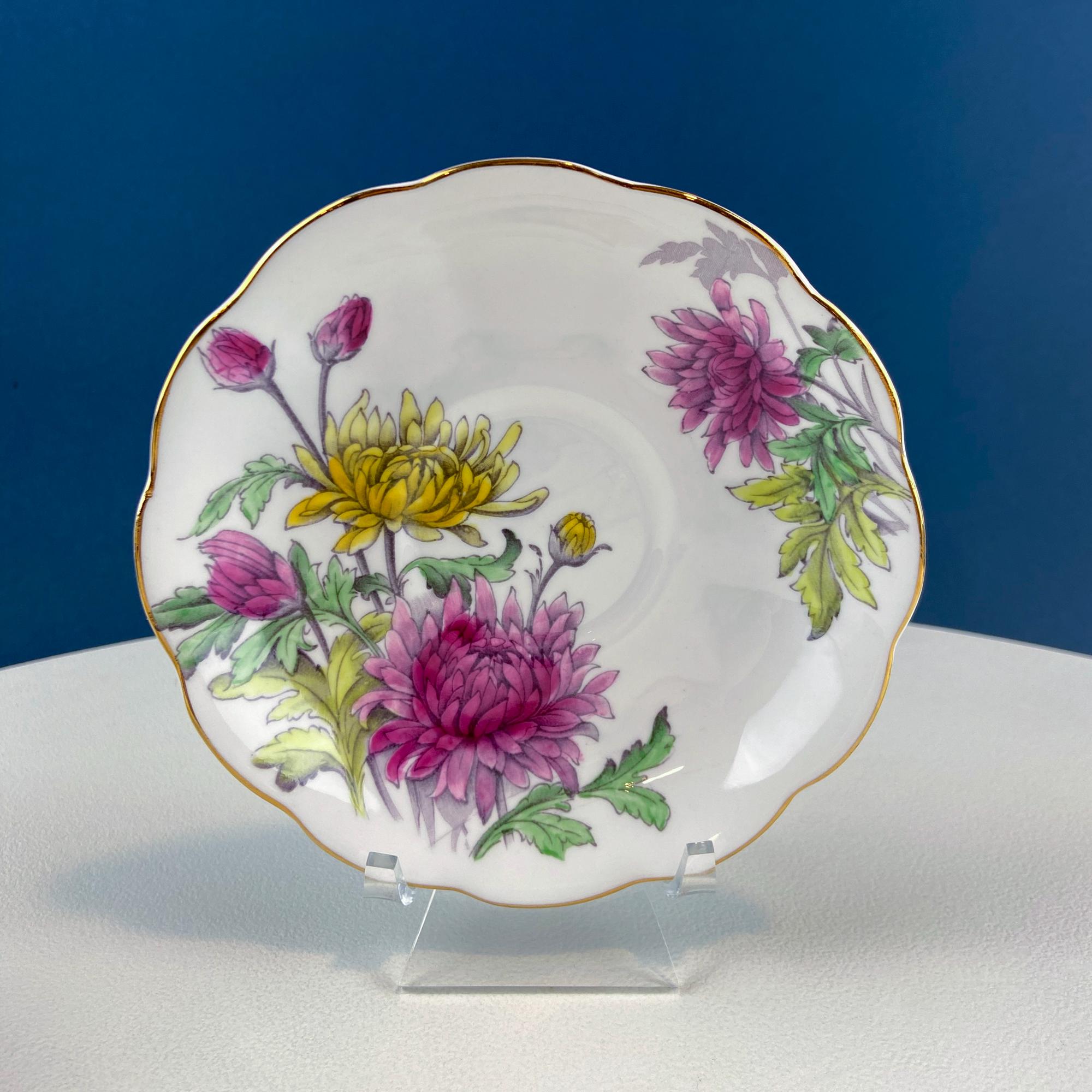 Vintage Royal Albert Teacup or Coffee Cup and Saucer. Flowers of the Month Series. Chrysanthemum. Dining Room Table Decor. Tea Connoisseur.