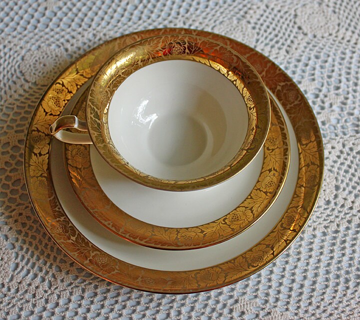 Winterling Roslaw Bavarian Porcelain Tea Trio – Gold & Pink Lotus